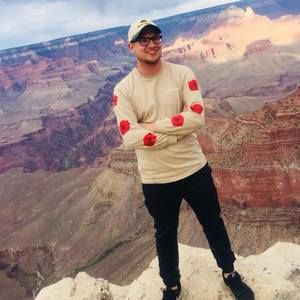 Meet your Posher, Zach